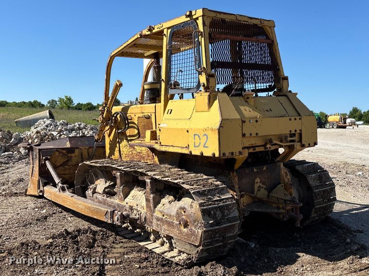 image for item FC5714 1989 Komatsu D53A-17 dozer
