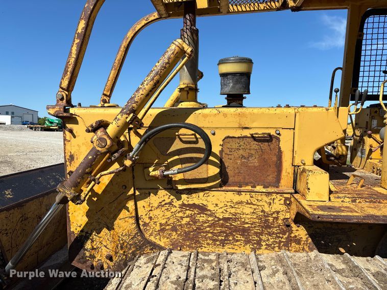 image for item FC5714 1989 Komatsu D53A-17 dozer