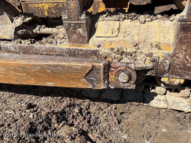 image for item FC5714 1989 Komatsu D53A-17 dozer
