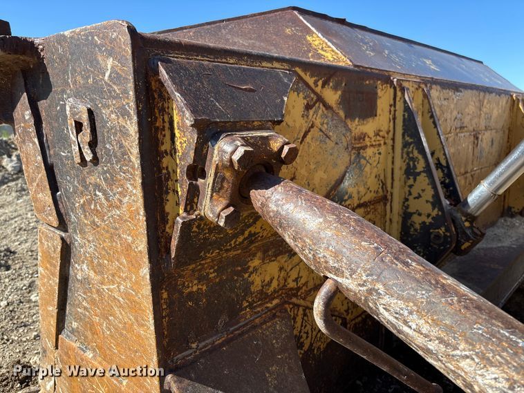 image for item FC5714 1989 Komatsu D53A-17 dozer