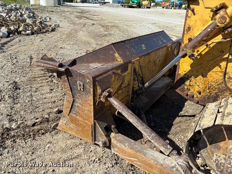 image for item FC5714 1989 Komatsu D53A-17 dozer