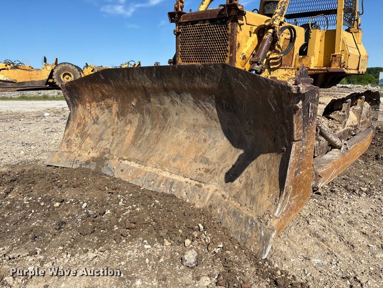 image for item FC5714 1989 Komatsu D53A-17 dozer