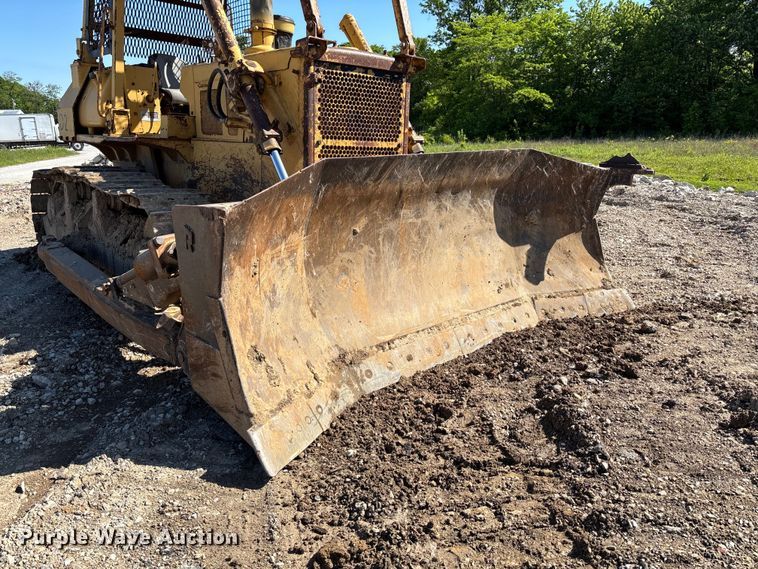 image for item FC5714 1989 Komatsu D53A-17 dozer