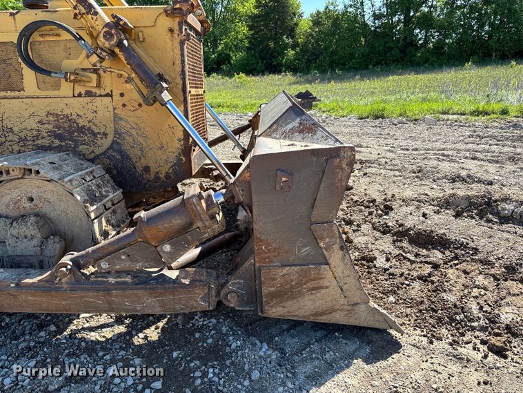 image for item FC5714 1989 Komatsu D53A-17 dozer