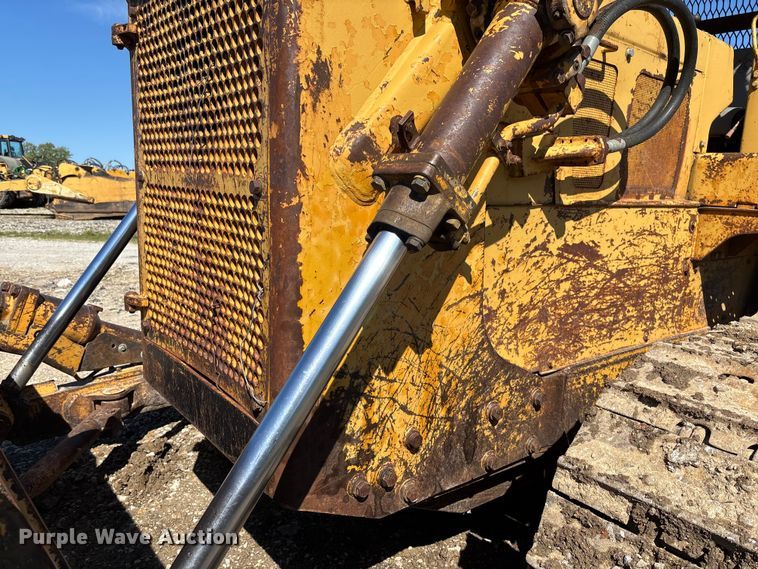 image for item FC5714 1989 Komatsu D53A-17 dozer