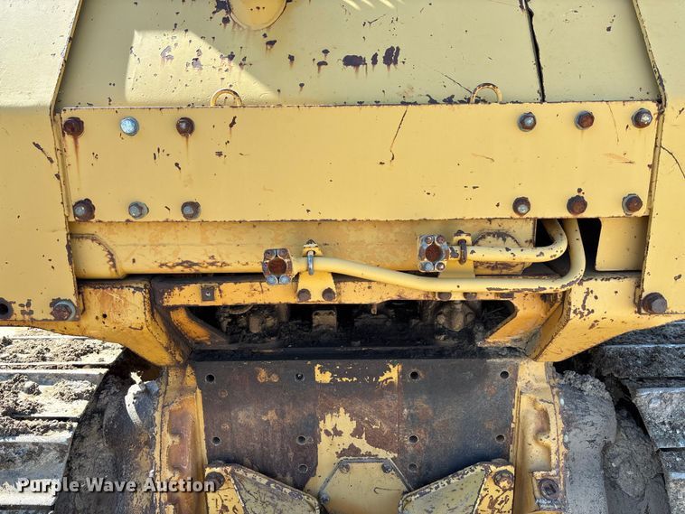 image for item FC5714 1989 Komatsu D53A-17 dozer