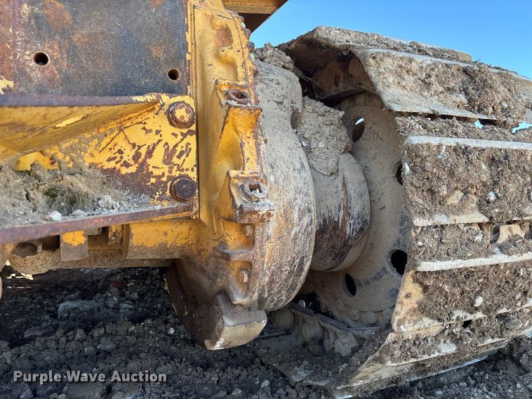 image for item FC5714 1989 Komatsu D53A-17 dozer