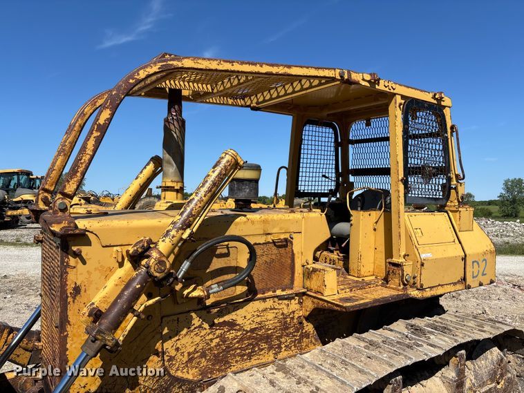 image for item FC5714 1989 Komatsu D53A-17 dozer