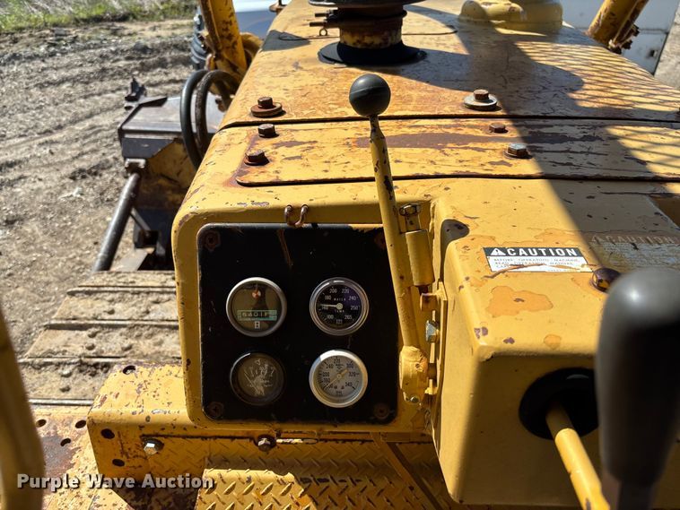 image for item FC5714 1989 Komatsu D53A-17 dozer