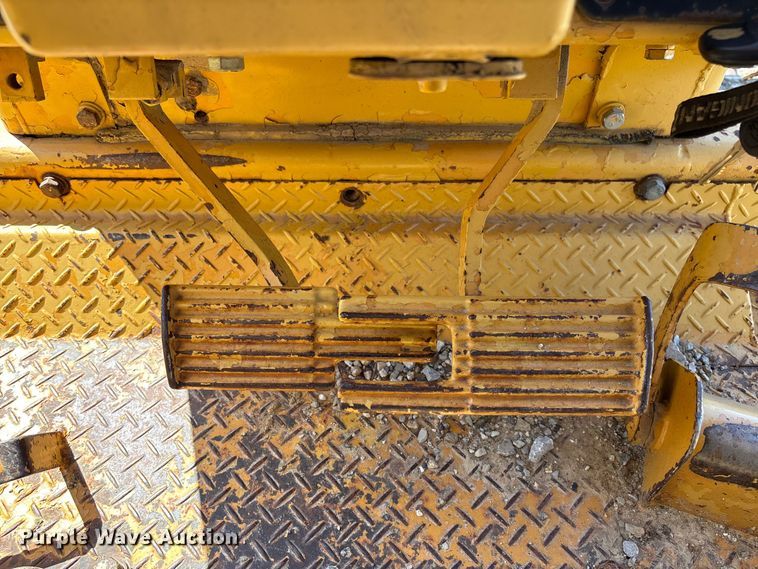 image for item FC5714 1989 Komatsu D53A-17 dozer