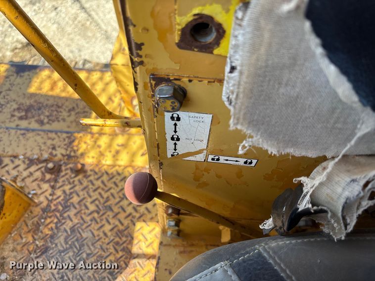 image for item FC5714 1989 Komatsu D53A-17 dozer