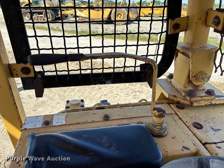 image for item FC5714 1989 Komatsu D53A-17 dozer