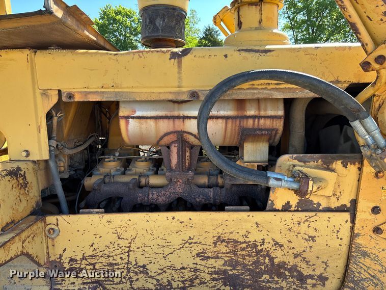 image for item FC5714 1989 Komatsu D53A-17 dozer