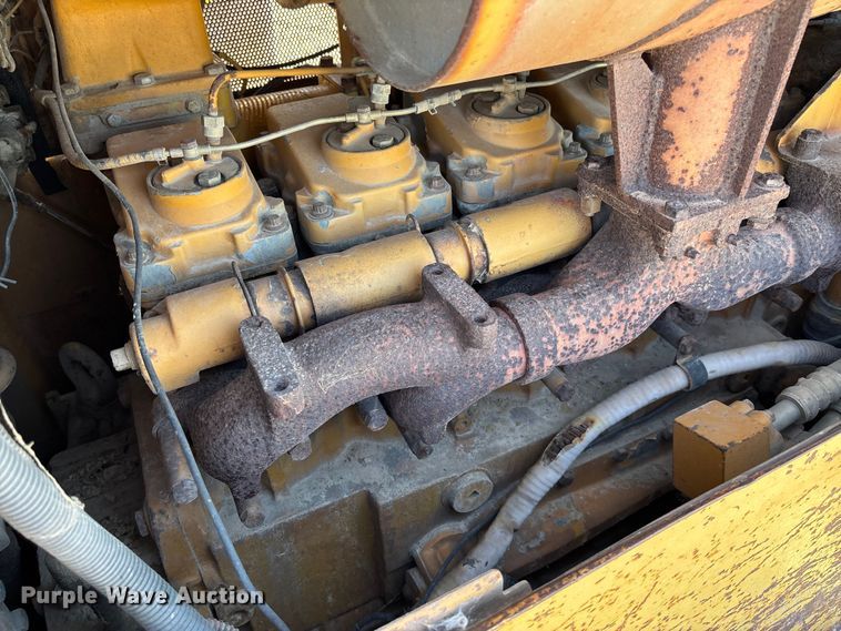 image for item FC5714 1989 Komatsu D53A-17 dozer