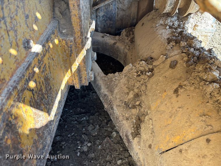image for item FC5714 1989 Komatsu D53A-17 dozer