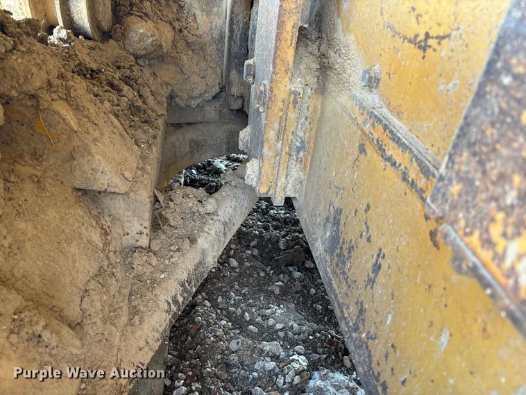 image for item FC5714 1989 Komatsu D53A-17 dozer