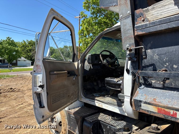 image for item FC5715 1996 Chevrolet C7 dump truck