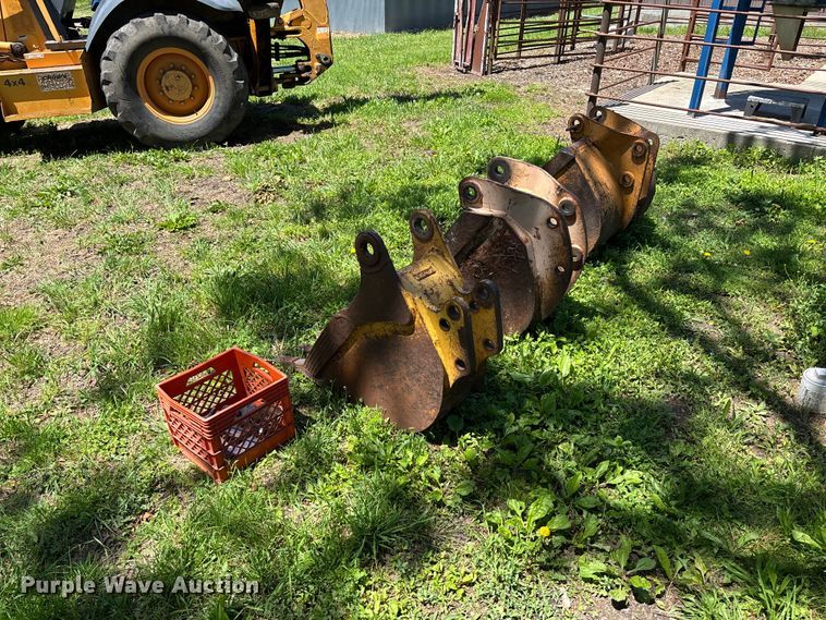 image for item FC5716 1997 Case 580L backhoe