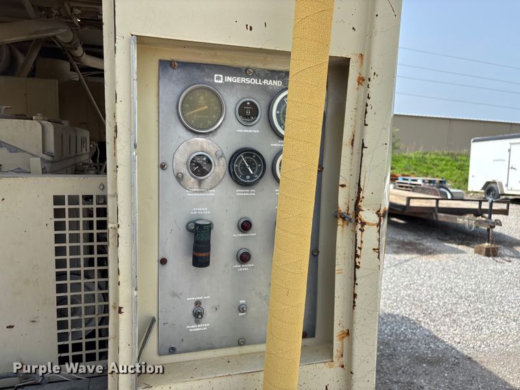 image for item FG0317 Ingersoll Rand 825 air compressor