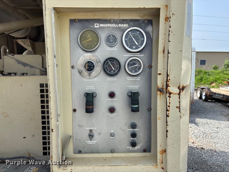 image for item FG0317 Ingersoll Rand 825 air compressor