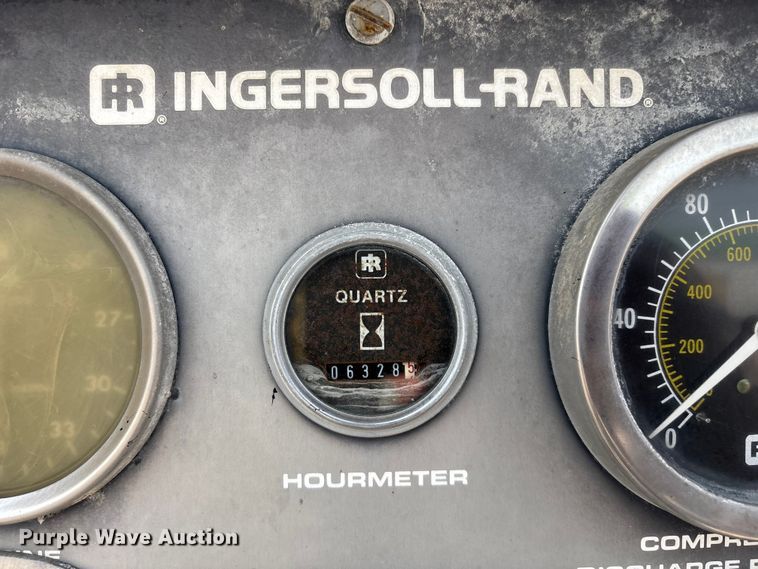 image for item FG0317 Ingersoll Rand 825 air compressor