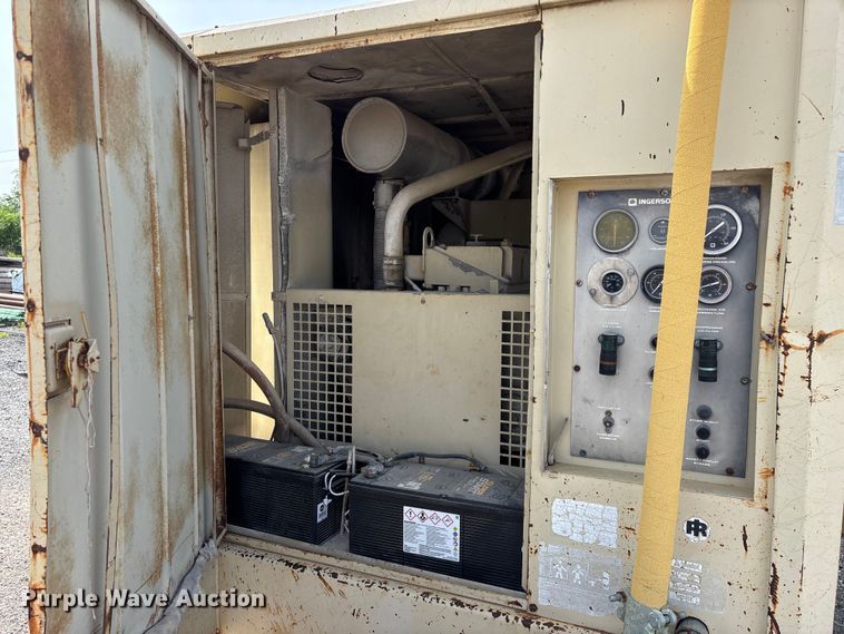 image for item FG0317 Ingersoll Rand 825 air compressor
