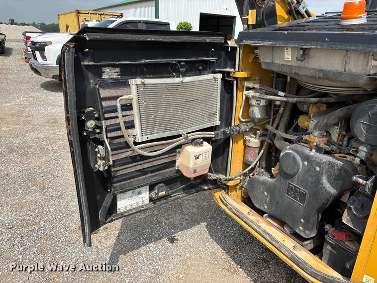 image for item FG0320 2019 Caterpillar 299D2 tracked skid steer loader