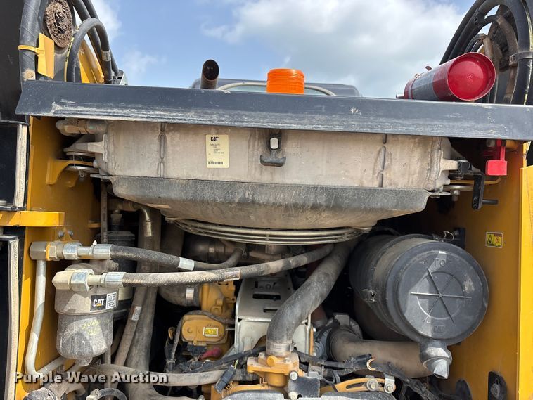 image for item FG0320 2019 Caterpillar 299D2 tracked skid steer loader