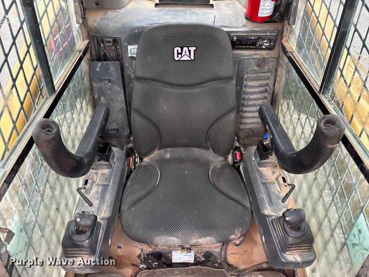 image for item FG0321 2020 Caterpillar 289D3 tracked skid steer loader