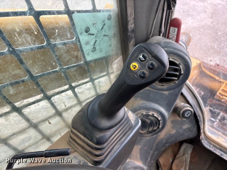 image for item FG0321 2020 Caterpillar 289D3 tracked skid steer loader