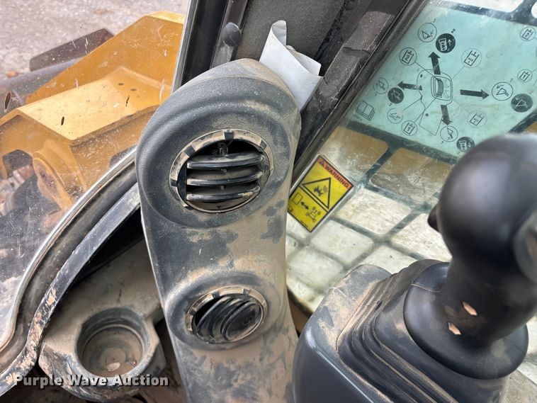 image for item FG0321 2020 Caterpillar 289D3 tracked skid steer loader