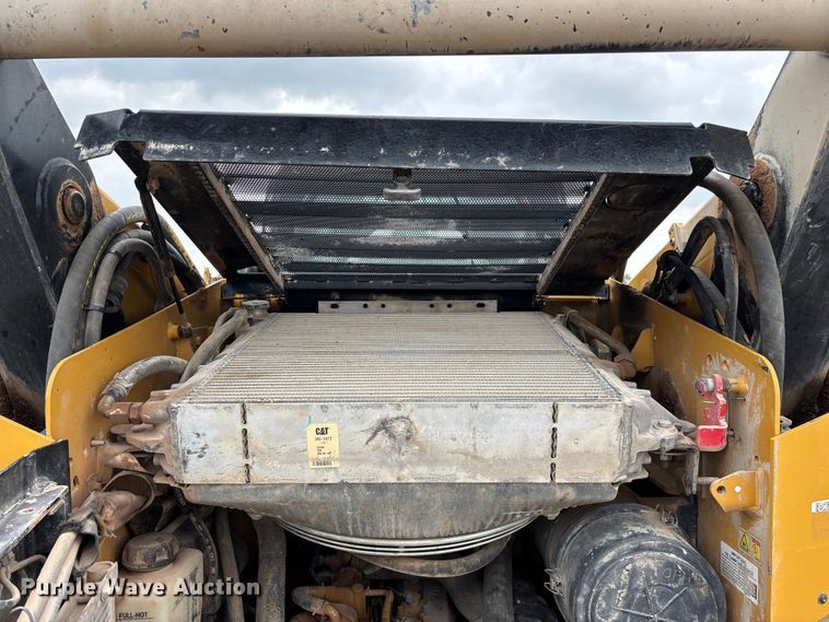 image for item FG0321 2020 Caterpillar 289D3 tracked skid steer loader
