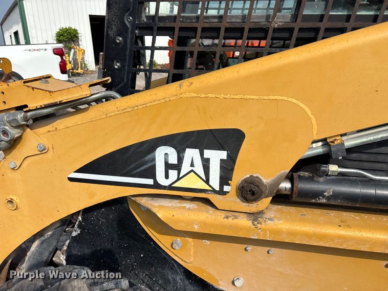 image for item FG0322 2006 Caterpillar 248B skid steer loader