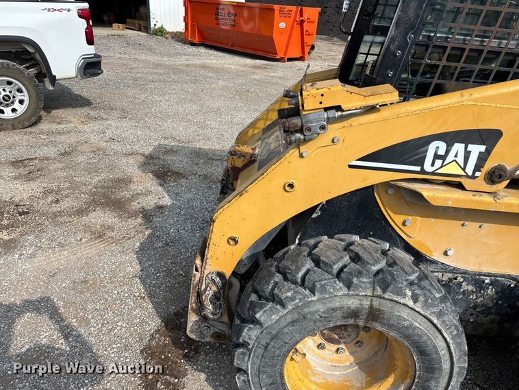 image for item FG0322 2006 Caterpillar 248B skid steer loader