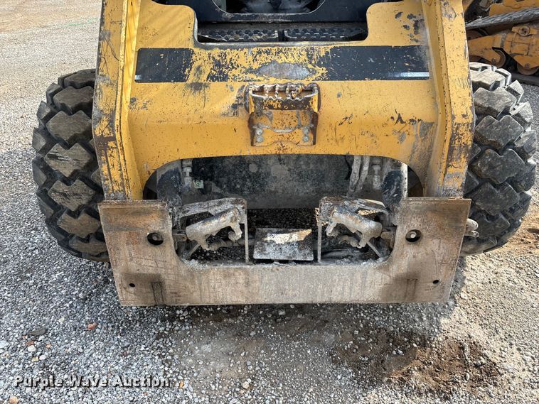 image for item FG0322 2006 Caterpillar 248B skid steer loader