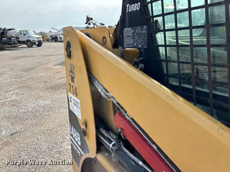 image for item FG0322 2006 Caterpillar 248B skid steer loader