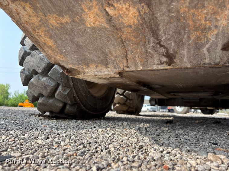 image for item FG0322 2006 Caterpillar 248B skid steer loader