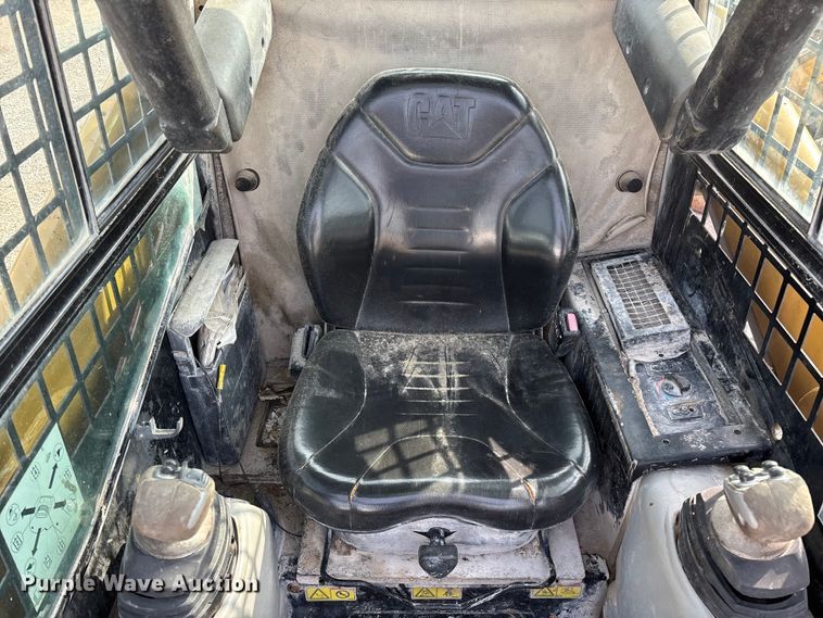 image for item FG0322 2006 Caterpillar 248B skid steer loader