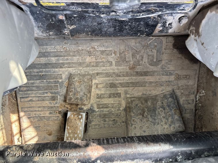 image for item FG0322 2006 Caterpillar 248B skid steer loader