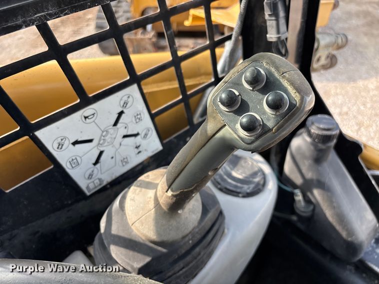 image for item FG0322 2006 Caterpillar 248B skid steer loader