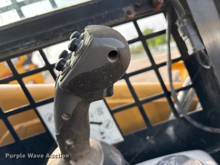 image for item FG0322 2006 Caterpillar 248B skid steer loader