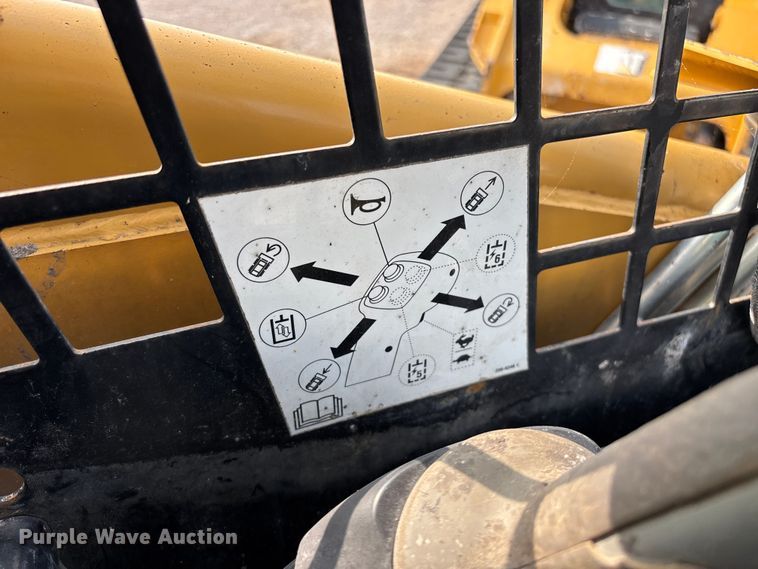 image for item FG0322 2006 Caterpillar 248B skid steer loader