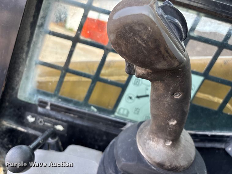 image for item FG0322 2006 Caterpillar 248B skid steer loader
