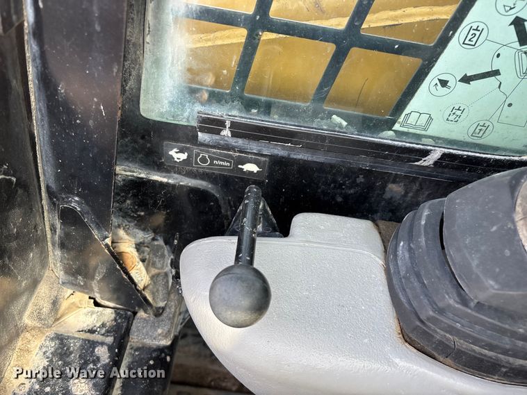 image for item FG0322 2006 Caterpillar 248B skid steer loader