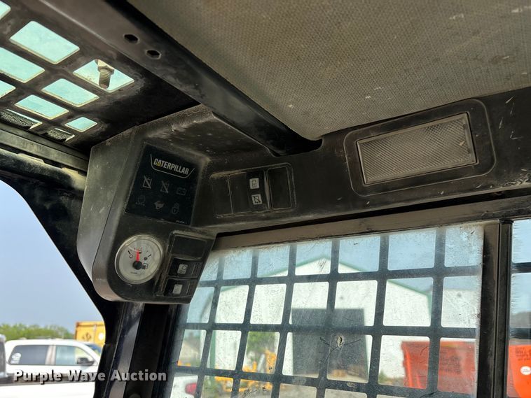 image for item FG0322 2006 Caterpillar 248B skid steer loader