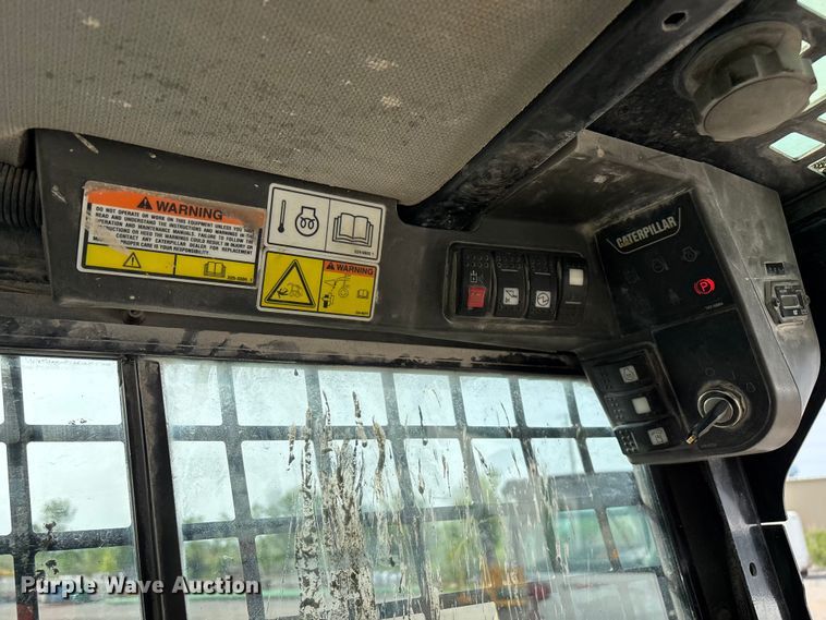 image for item FG0322 2006 Caterpillar 248B skid steer loader