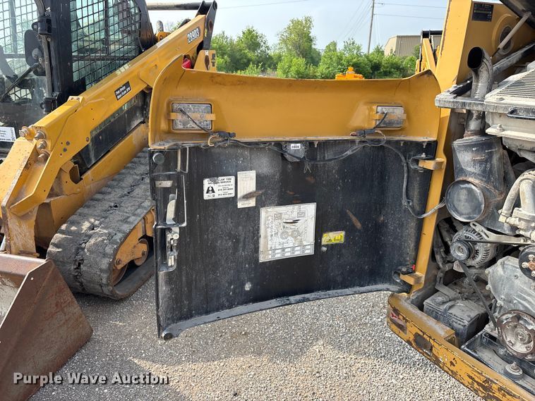 image for item FG0322 2006 Caterpillar 248B skid steer loader