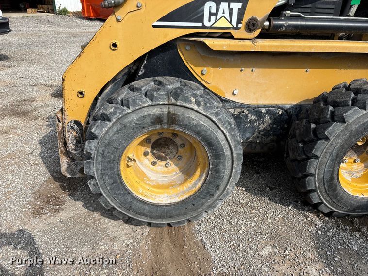 image for item FG0322 2006 Caterpillar 248B skid steer loader