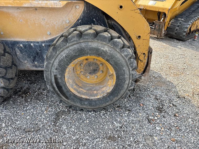 image for item FG0322 2006 Caterpillar 248B skid steer loader