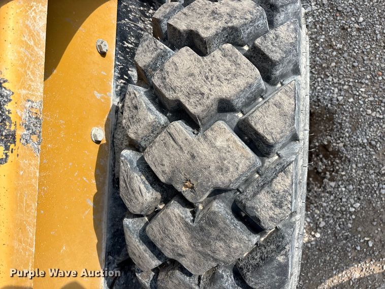 image for item FG0322 2006 Caterpillar 248B skid steer loader